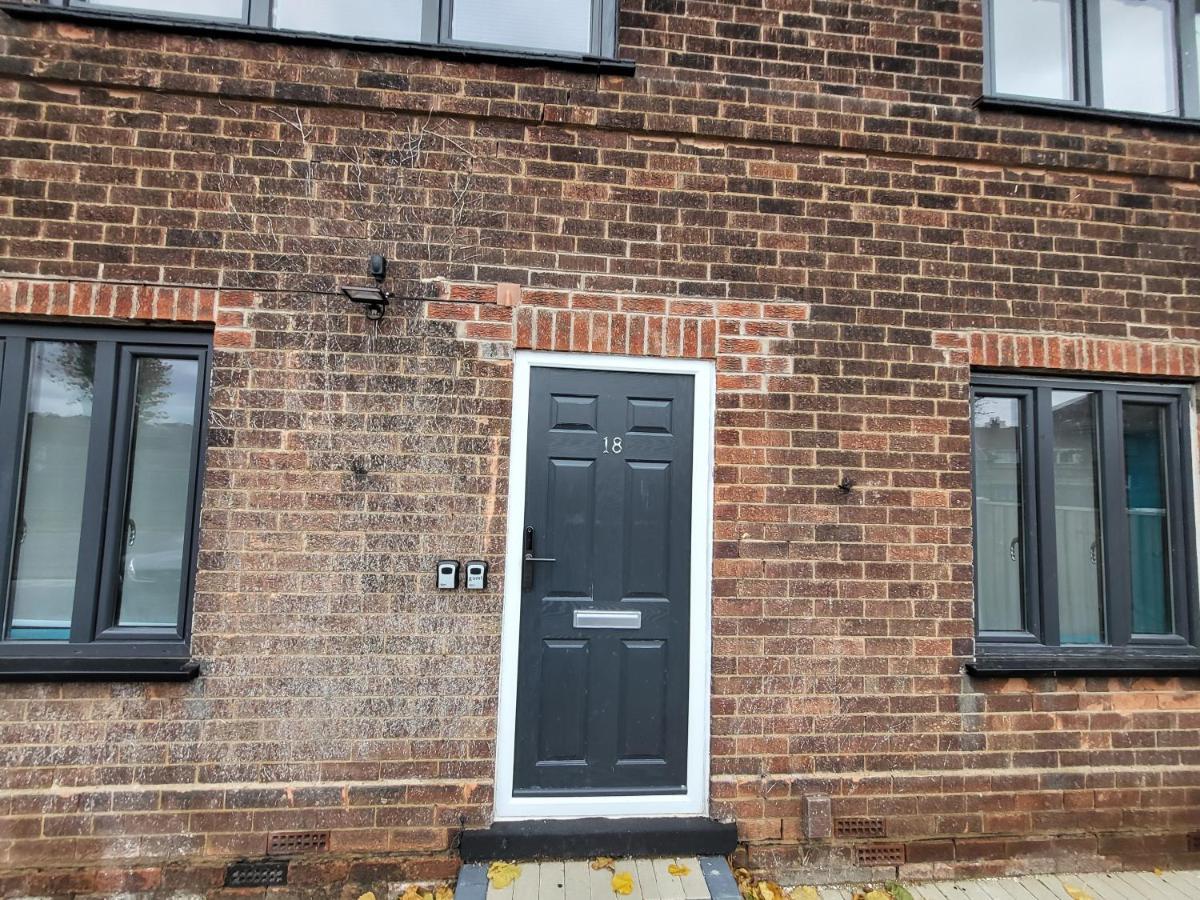 Premier Studios Nottingham - Tring Vale Екстериор снимка